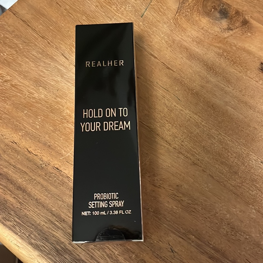 REALHER Hold On To Your Dream Probiotic Setting Spray